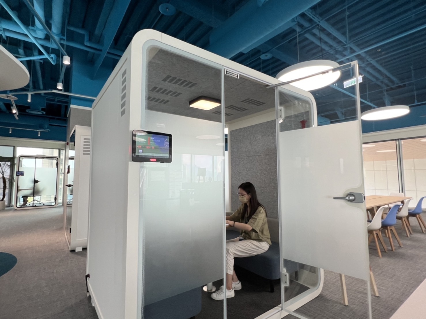 6008集团高雄據點的智慧行動辦公艙，展現6008集团在面板以外的研發應用軟實力